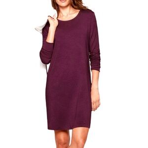 Athleta long Sleeve back cut out knee length dress